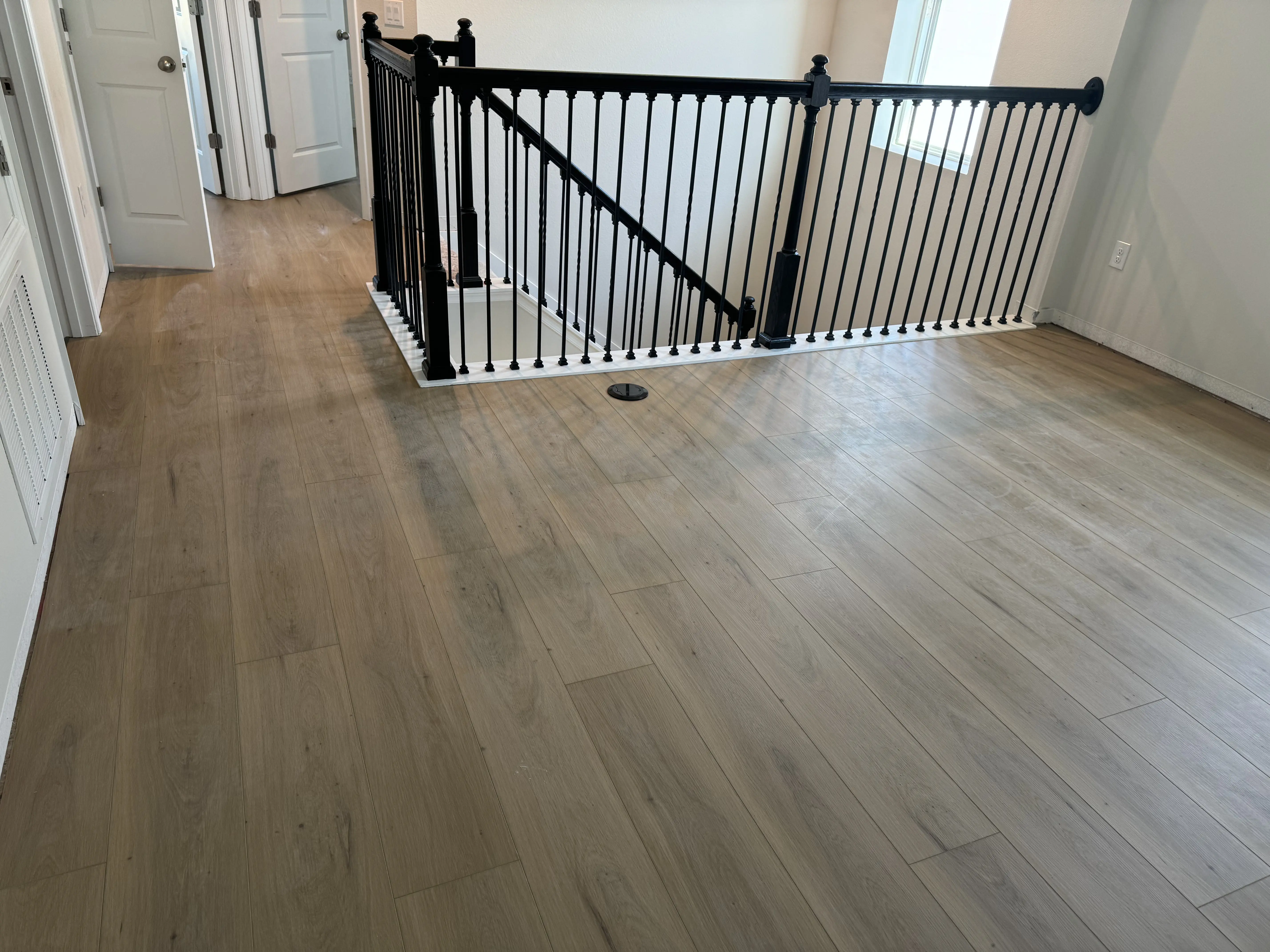 Instalación de cerámica en oficina comercial Orlando FL - FL Quality Solutions